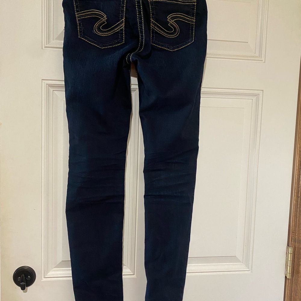 Silver Jeans Dark Indigo Suki Skinny Jeans. Size 29x33